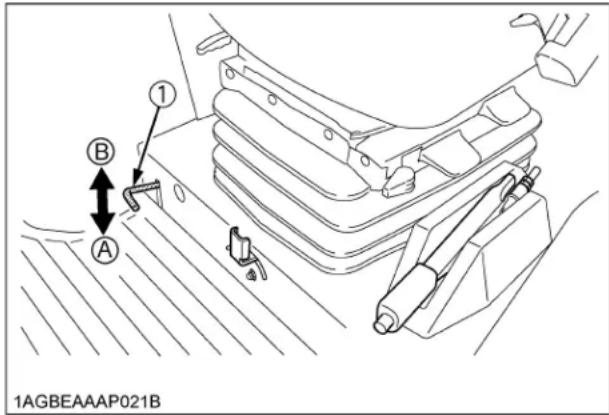 KUBOTA M6111 - ■ Pédale du verrouillage de différentiel des roues arrière - 1