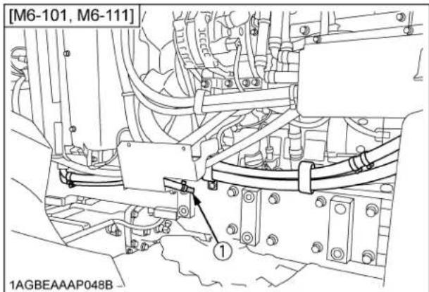 KUBOTA M6111 - AVERTISSEMENT - 1