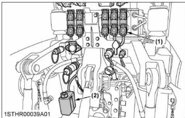 KUBOTA M7152 - Collecteur d'écoulement des raccords distants - 1