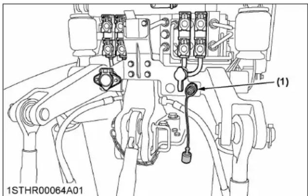 KUBOTA M7152 - Orifice de vidange hydraulique - 1