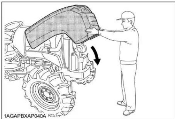 KUBOTA L3301 - Capot - 1