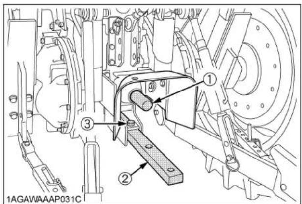 KUBOTA L5060 - Réglage de la longueur de la barre de traction - 1