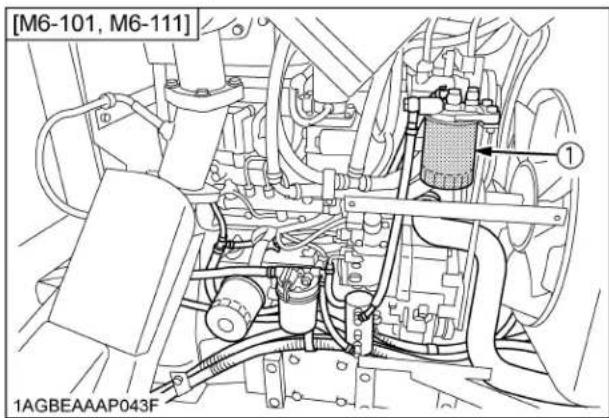 KUBOTA M6131 - ■Remplacement du filtre à carburant - 1