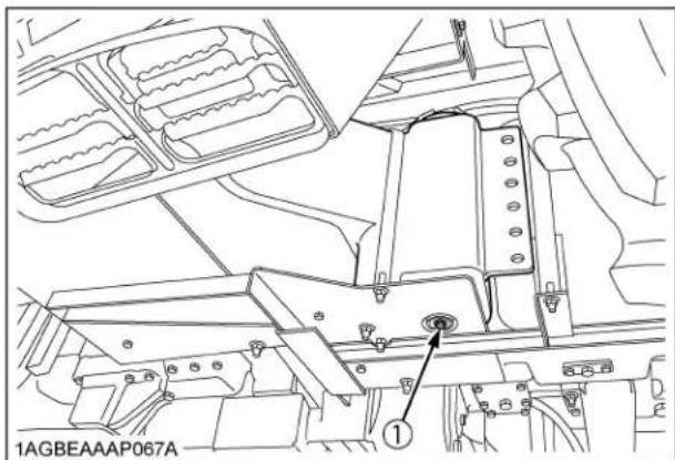 KUBOTA M6131 - AVERTISSEMENT - 3