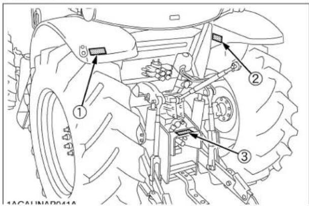 KUBOTA M6131 - AVERTISSEMENT - 10