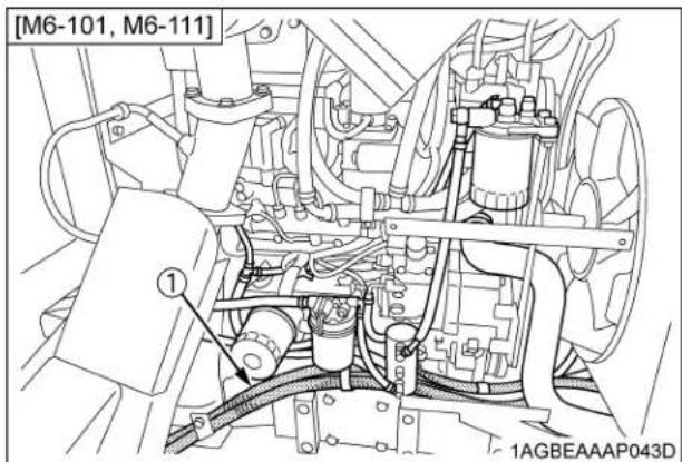 KUBOTA M6131 - ■ Vérification des boyaux de la servodirection - 1