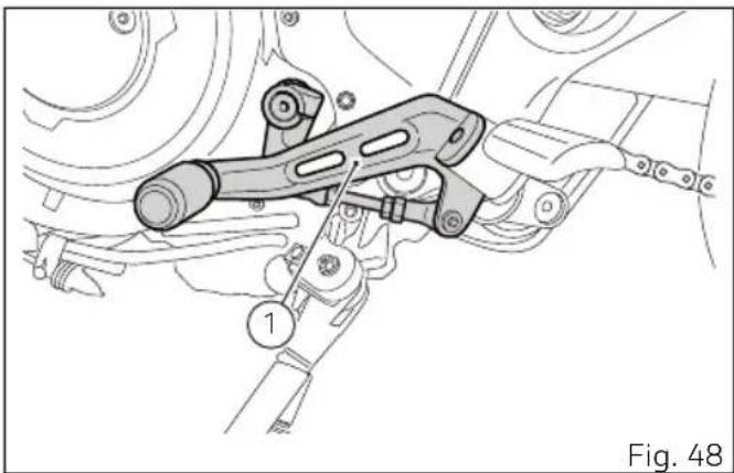 DUCATI 1100 SPORT PRO (2023) - Réglage de la position du sélecteur de vitesse et de la pedale de frein arrêté - 1