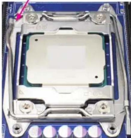 GIGABYTE MD60SC1 - 1-3-1 安装 CPU - 7