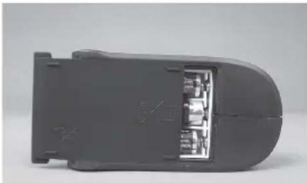 Overmax XMonster 3.0 - HOW TO ASSEMBLE BATTERY IN THE CONTROLLER - 3