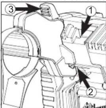 MILWAUKEE M12 HammerVac 230622 - Fixer le HAMMERVAC™ à une perceuse rotative/à percussion - 1