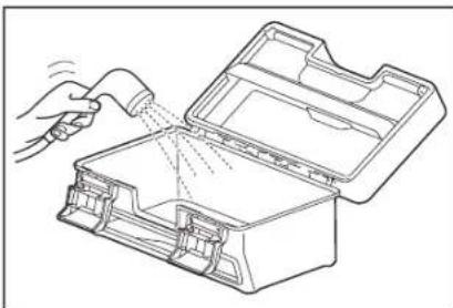 MAKITA DRC300 - Vedligeholdelse og udskiftning af stovkassen og filteret - 4