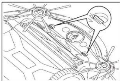 MAKITA DRC300 - Caring for and replacing the main brush - 2