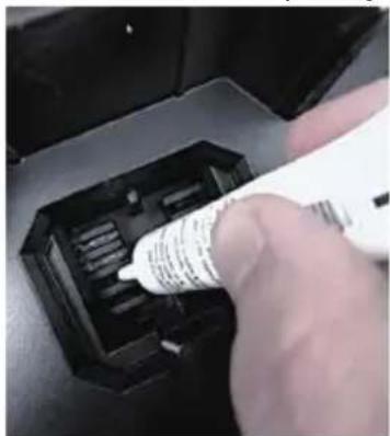 MILWAUKEE M18 297322 - Installing the M18™ 500GB Control Hub - 2