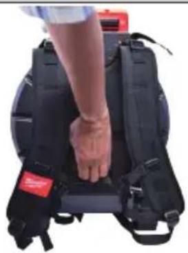 MILWAUKEE M18 297322 - AVIS Veuillez prendre soin lors du transport de cet outil si la bobine et le sac à dos sont connectés. Le basculement peut survenir. - 2