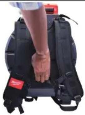 MILWAUKEE M18 297422 - Installing the Backpack Plate - 2
