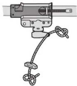 CHAMBERLAIN B2405C - ÉTAPE 7 Fixer la corde et la poignée de déclenchement d'urgence - 1
