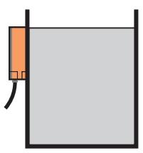 IFM KQ6016 - Set the device as normally open (output closes when the tank is full): - 1