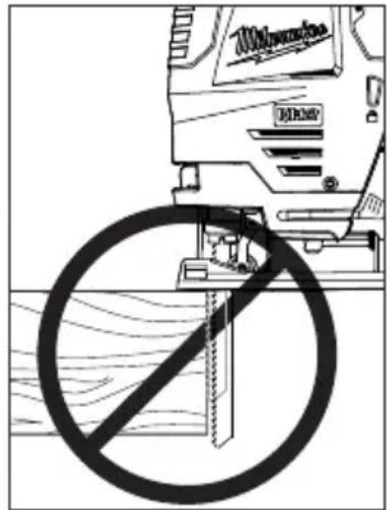 MILWAUKEE M12 244521 - tacting the workpiece. - 2