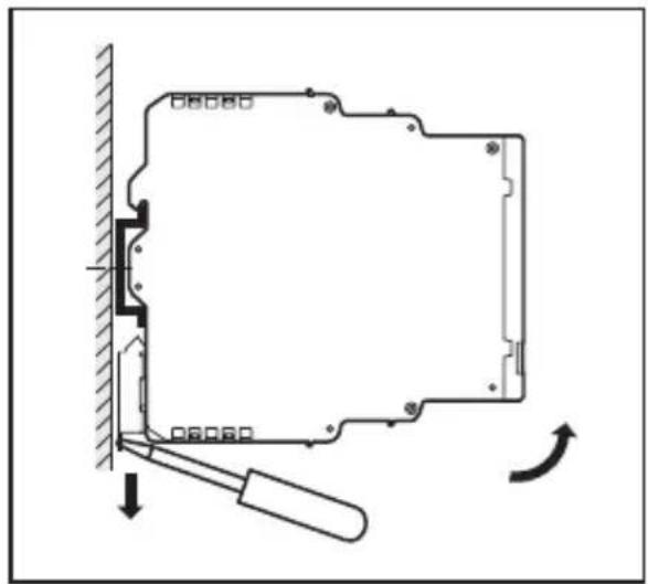 IFM DD0203 - Remove the device - 1