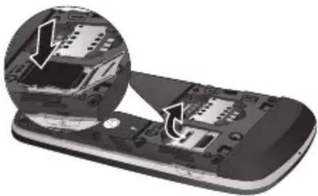 LG GW525GX - Installing a memory card - 2