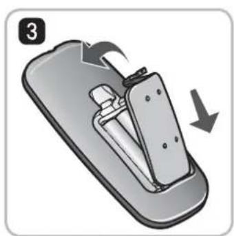 LG VR34406LV - Batterien für die Fernbedienung einsetzen - 3