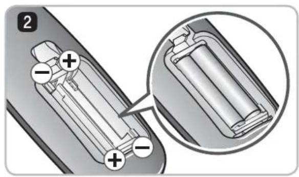 LG VR34406LV - Instalacion de las pilas del mando a distancia - 2