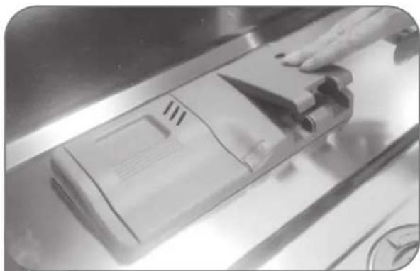 LG LDF8574ST - CÓM O AGREGAR ABRILLANTADOR EN EL DISPENSADOR - 6