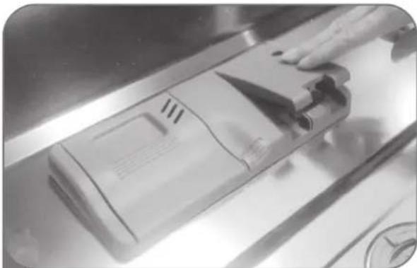 LG LDF8574ST - ADDING RINSE AID TO THE DISPENSER - 6