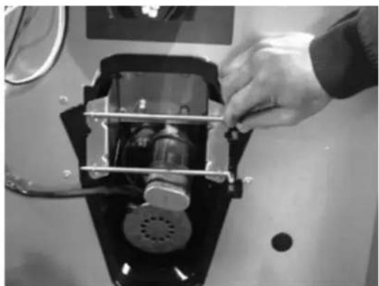 Manitowoc SFA291 - Removal of the Gearmotor - 2