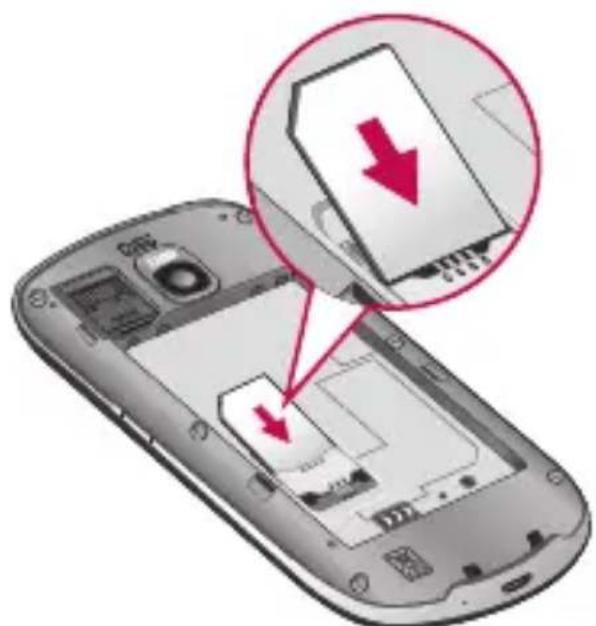 LG P505R - Installation de la carte mémoire flash et de la pile - 2