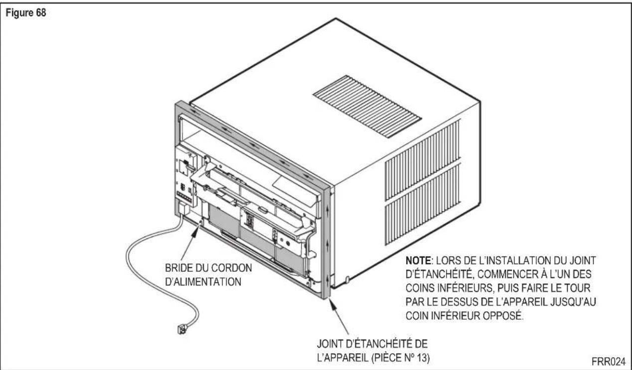Figure 68 BRIDE DU CORDON D'ALIMENTATION NOTE: LORS DE L'INSTALLATION DU JOINT D'ÉTANCHÉITÉ, COMMENCER À L'UN DES COINS INFÉRIEURS, Puis FAIRE LE TOUR PAR LE DESSUS DE L'APPAREIL JUSQU'AU COIN INFÉRIEUR OPPOSE. JOINT D'ÉTANCHÉITÉ DE L'APPAREIL (PIÈCE N° 13) FRR024