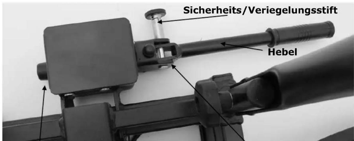 Pro-User Amber III - MONTAGE DES FAHRRADTRÄGERS AUF DER ANHÄNGERKUPPLUNG - 1