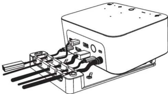 LOGITECH Logi Dock - TELEPITÉS - A VEZETÉKEK KEZELÉSE - 2