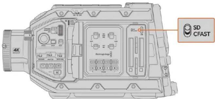 Blackmagic Design URSA Broadcast G2 - SD力一卜を挃入する - 1