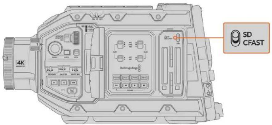 Blackmagic Design URSA Broadcast G2 - So führn Sie eine SD-Karte ein: - 1