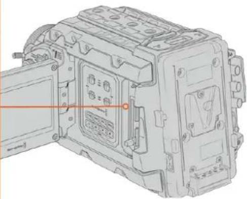 Blackmagic Design URSA Broadcast G2 - CFast力一の插入 - 2