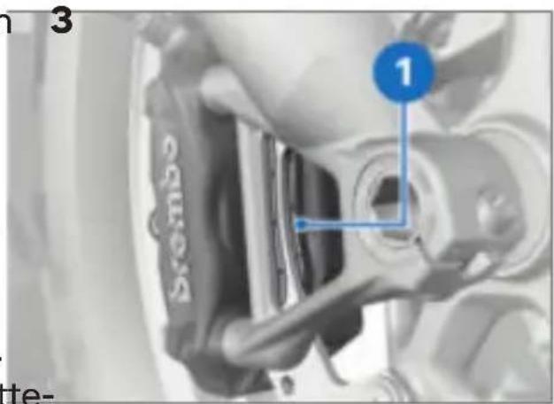 BMW R 1250 GS (2022) - Contrôler l'épaisseur des plaquettes de frein avant - 1