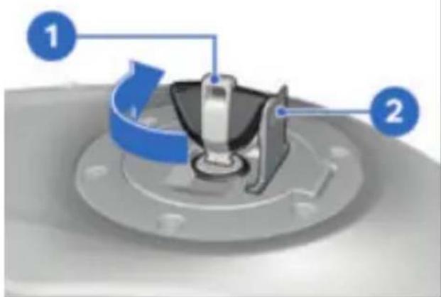 BMW R 1250 GS (2022) - Contact du carburant sur surfaces en matière plastique - 2