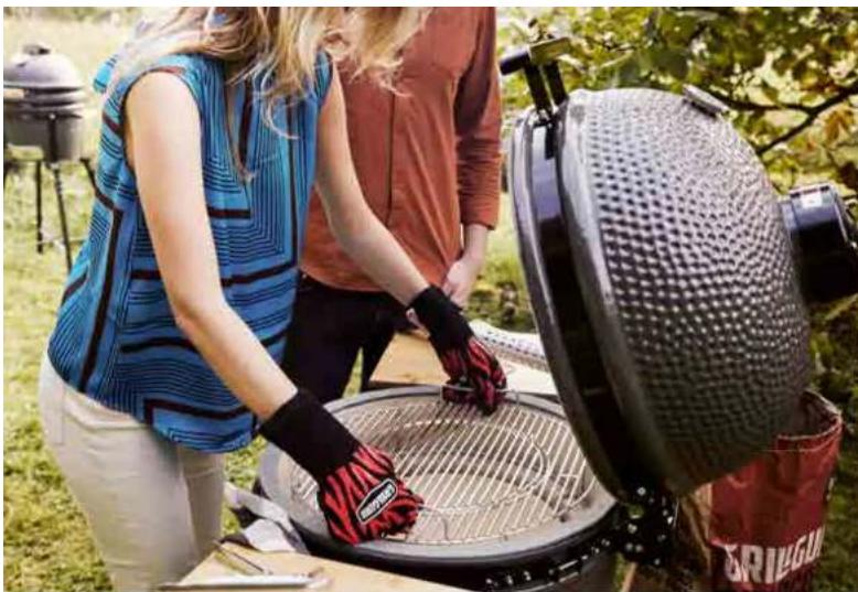 Grill Guru Kamado Original Compact - BLUSSEN EN REINIGEN - 4