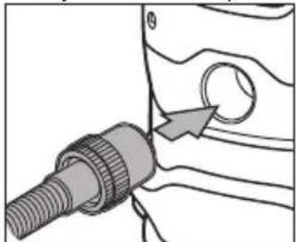 MILWAUKEE 896020 - Installation du tuyau et des accessoires - 1