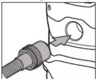 MILWAUKEE 896020 - Instalación de la manguera y accesorios - 1