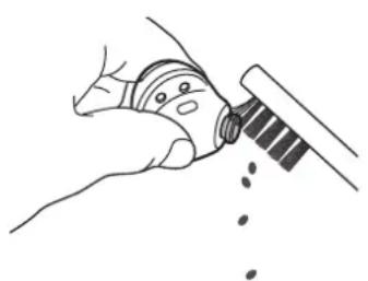 SAMSUNG Galaxy Buds 2 Pro - Nettoyage du trou pour le microphone, du haut-parleur et du conduit d'air - 2