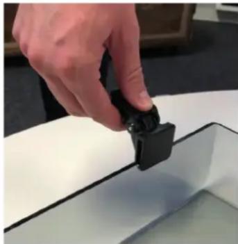 THORENS TD 403 DD - Installation du couvercle anti-poussière - 1