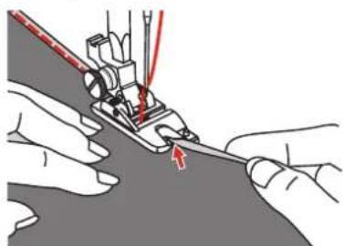 Bernette b79 - Coudre un ourlet étroit - 4