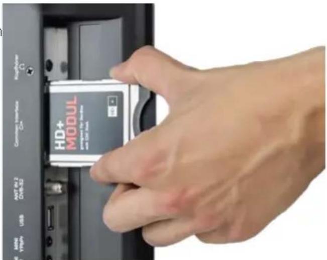 MEGASAT Royal Line III 32 Smart - Inserting the CI module: - 1