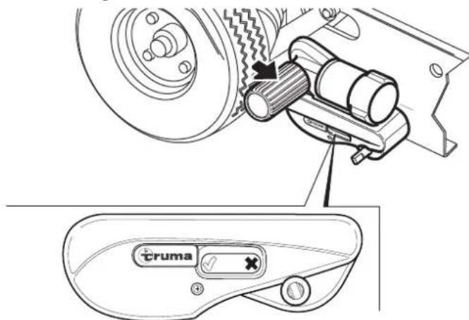 TRUMA Mover smart M - Verletzungsgefahr durch falsche Anwendung des Anschwenkhebels - 2
