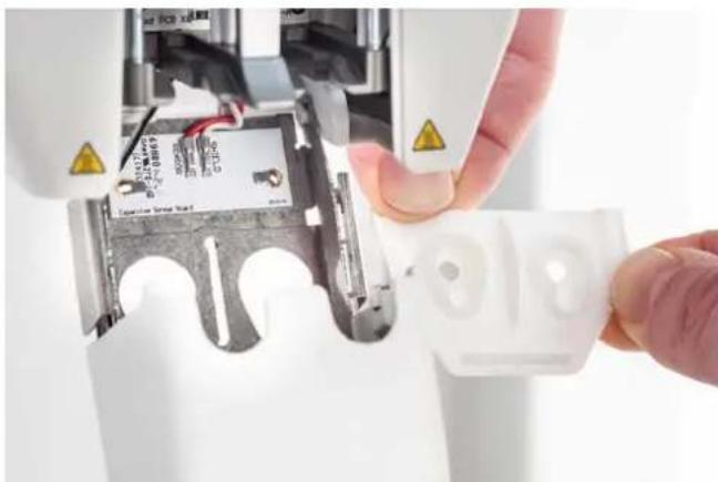 Ultimaker S5 - Poser le nouveau capot - 2