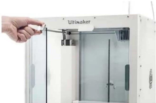 Ultimaker S5 - Placer la plaque de verre - 2
