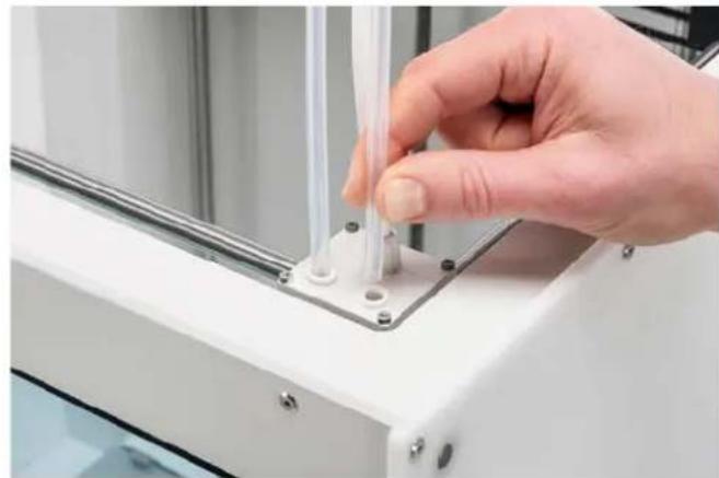 Ultimaker S5 - Connecter les tubes bowden - 2