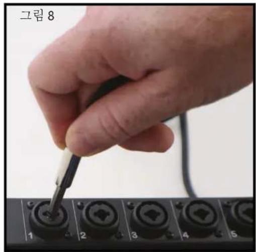PEAVEY Escort 6000 - 마이크 또는 라인 입력 연결 - 2
